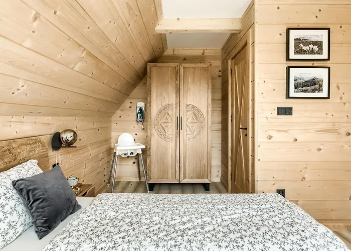 Osada Czerwone Wierchy كوشتيليسكا